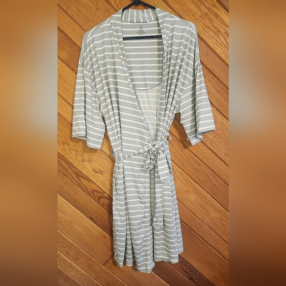 Mommy And Me Matching Gray and White Striped Nursing Robe And Baby Hat S/M - Picture 7 of 14